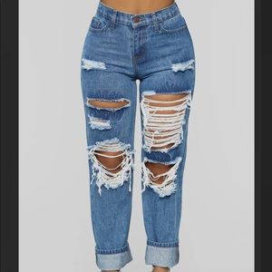 Worth It Distressed Boyfriend Jeans - Medium Blue